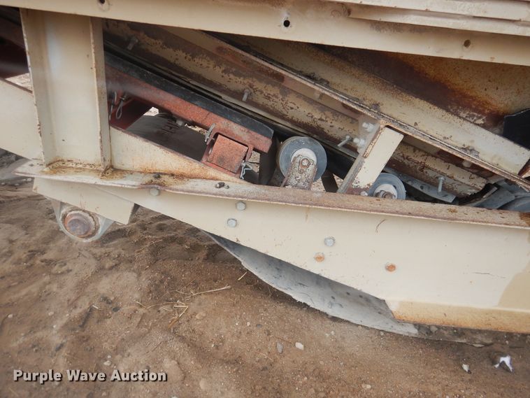 image for item DJ4840 2000 Kolberg Pioneer 4233HIS  roll crusher