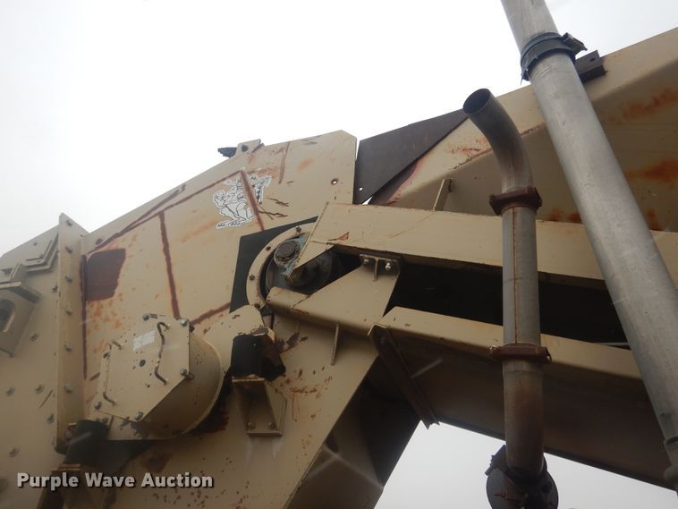 image for item DJ4840 2000 Kolberg Pioneer 4233HIS  roll crusher