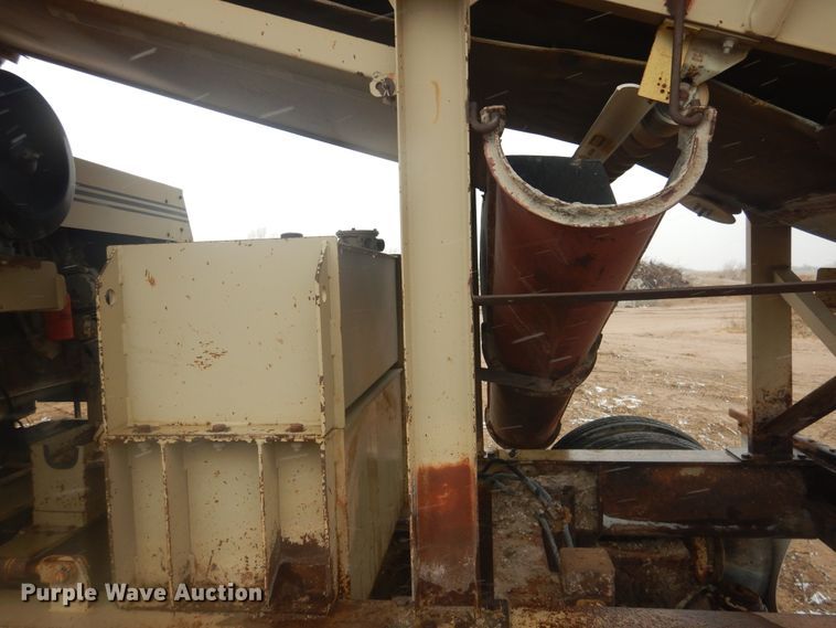 image for item DJ4840 2000 Kolberg Pioneer 4233HIS  roll crusher