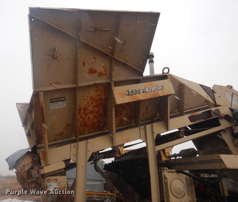 image for item DJ4840 2000 Kolberg Pioneer 4233HIS  roll crusher