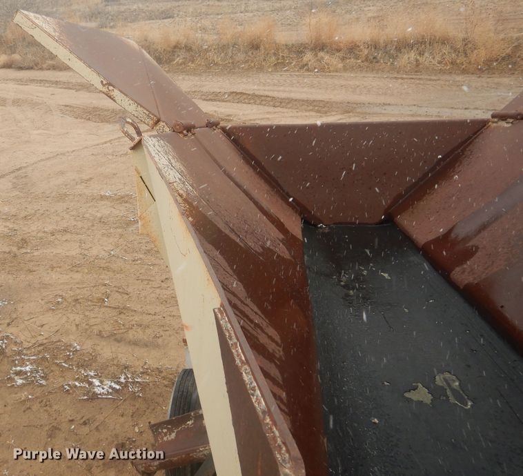 image for item DJ4840 2000 Kolberg Pioneer 4233HIS  roll crusher