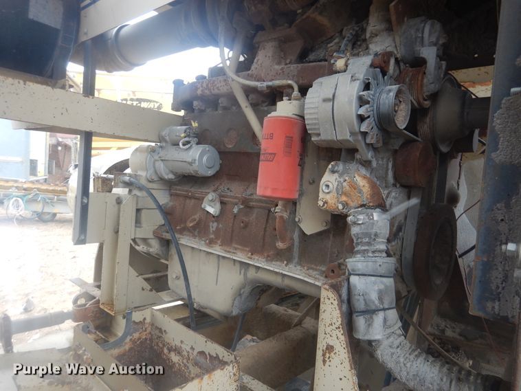 image for item DJ4840 2000 Kolberg Pioneer 4233HIS  roll crusher