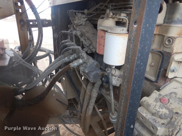 image for item DJ4840 2000 Kolberg Pioneer 4233HIS  roll crusher