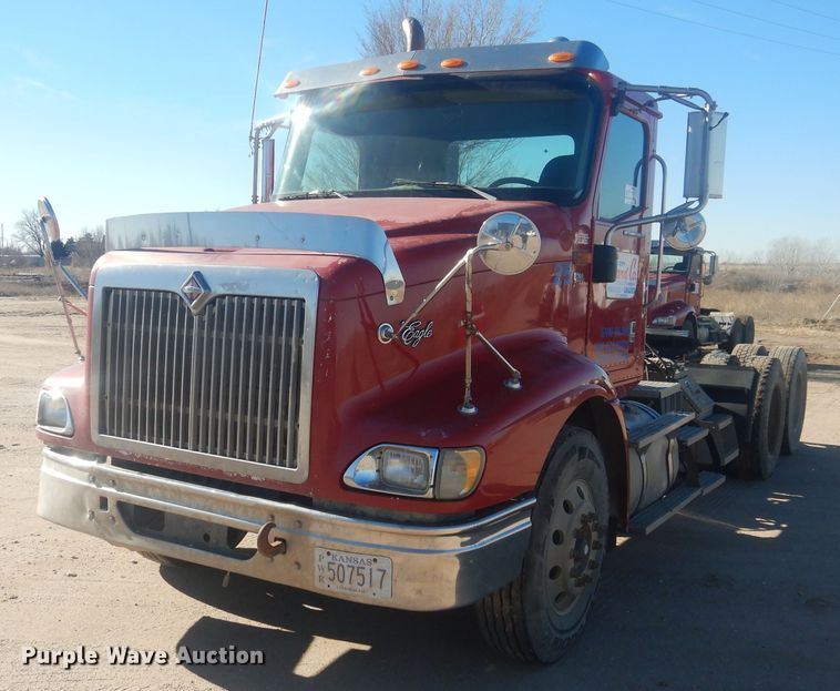 image for item DJ4848 2008 International 9200i  semi truck