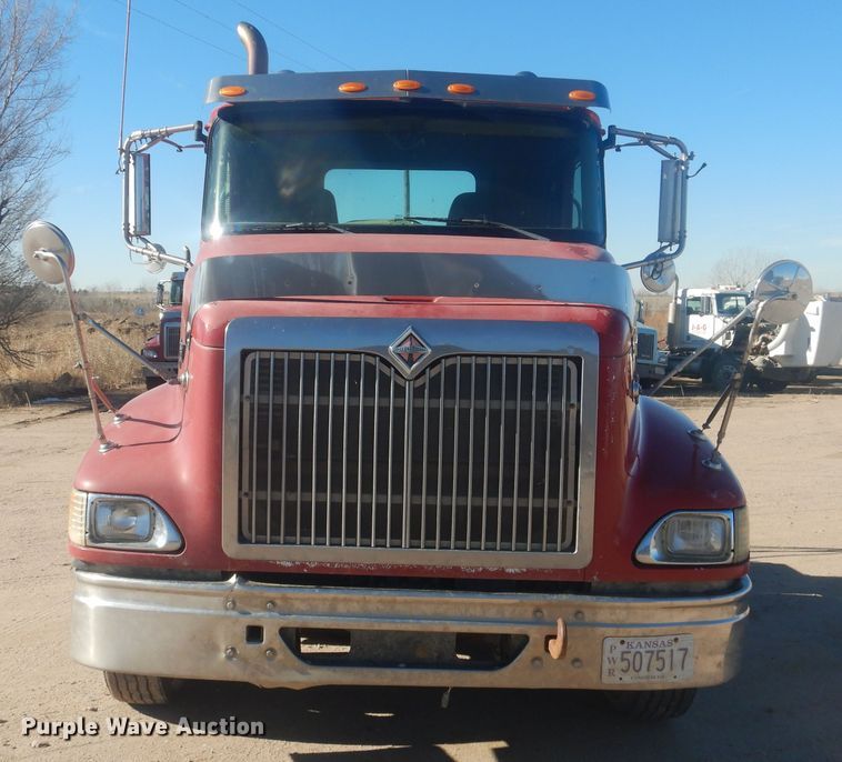 image for item DJ4848 2008 International 9200i  semi truck