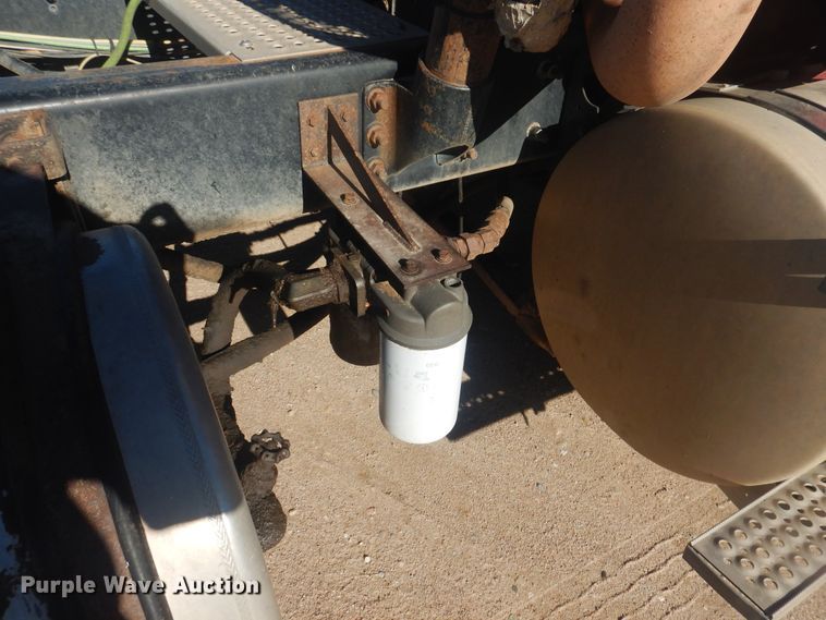 image for item DJ4848 2008 International 9200i  semi truck