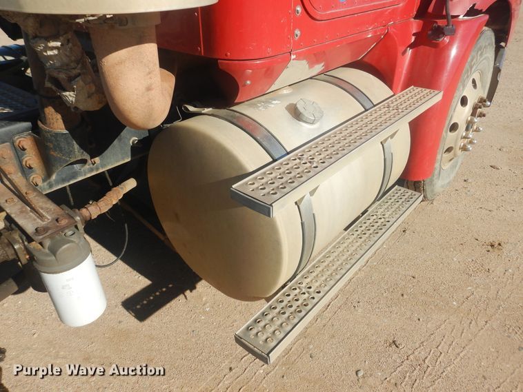 image for item DJ4848 2008 International 9200i  semi truck