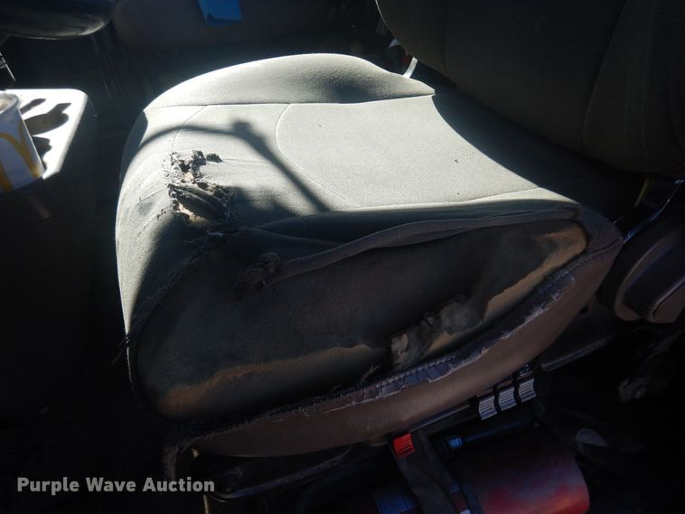 image for item DJ4848 2008 International 9200i  semi truck