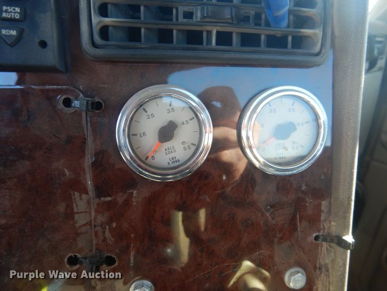 image for item DJ4848 2008 International 9200i  semi truck