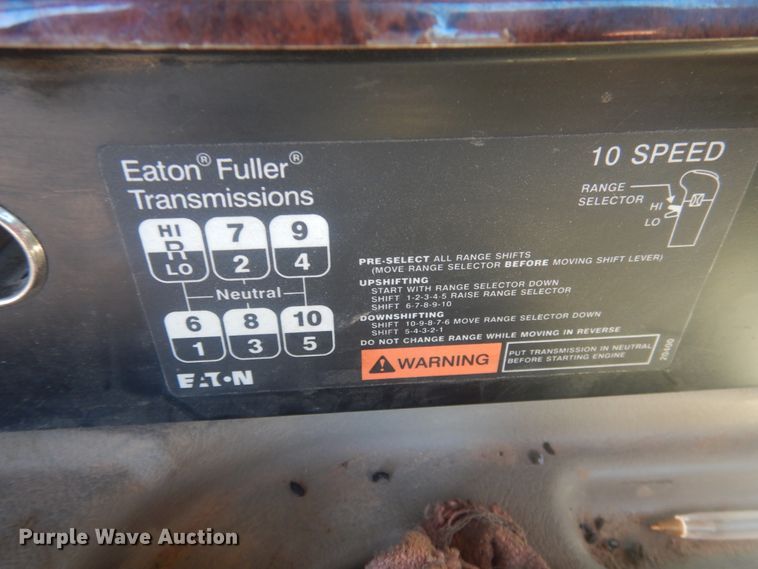 image for item DJ4848 2008 International 9200i  semi truck