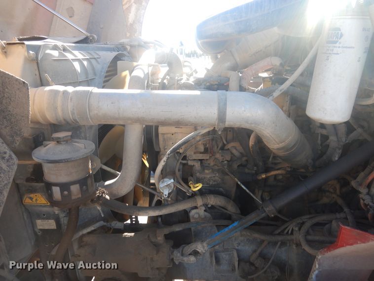 image for item DJ4848 2008 International 9200i  semi truck