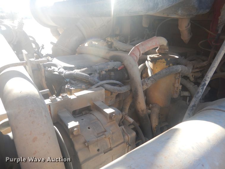 image for item DJ4848 2008 International 9200i  semi truck