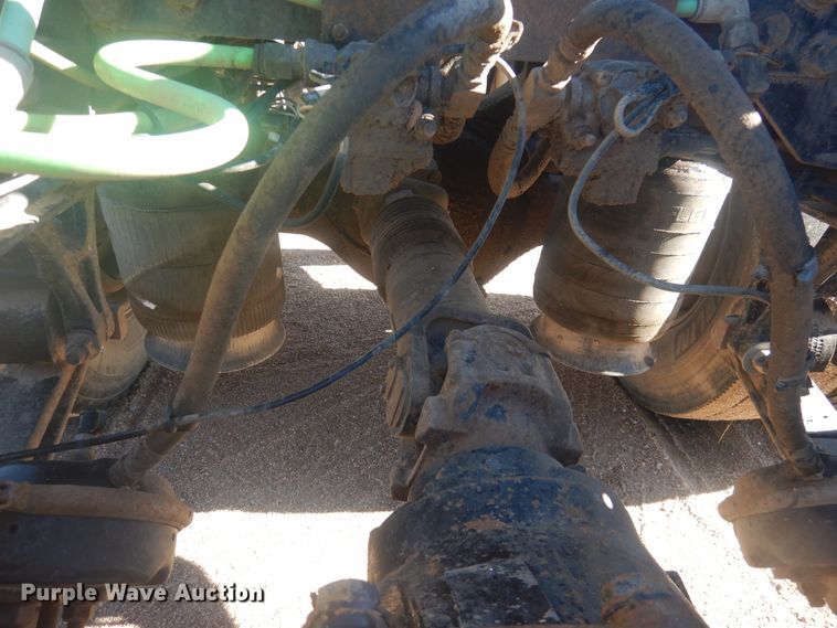 image for item DJ4848 2008 International 9200i  semi truck