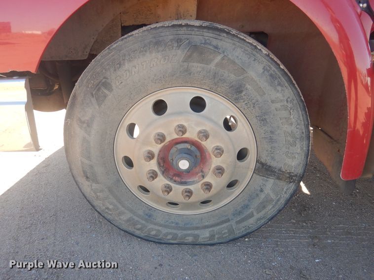 image for item DJ4848 2008 International 9200i  semi truck