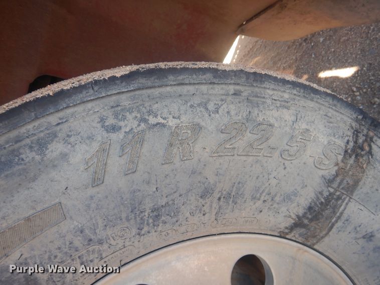 image for item DJ4848 2008 International 9200i  semi truck