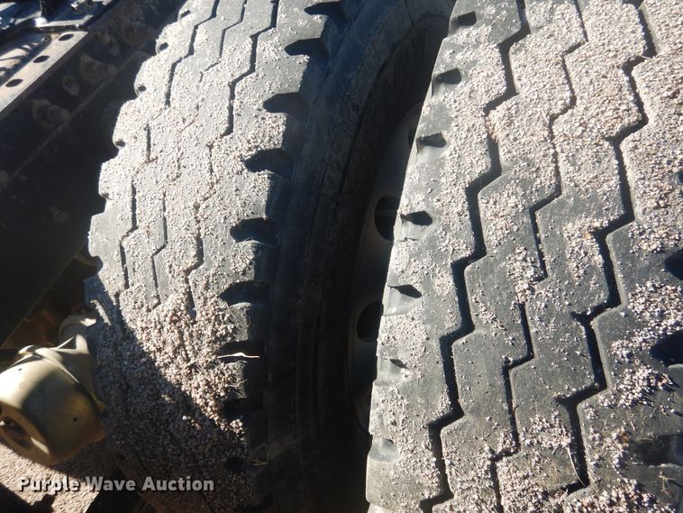 image for item DJ4848 2008 International 9200i  semi truck