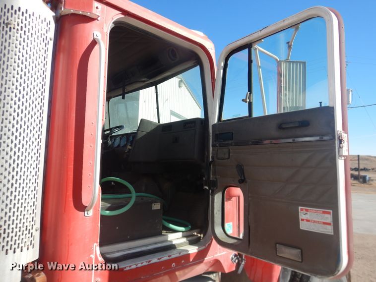 image for item DJ4853 1995 International 5000SFA  ready mix truck