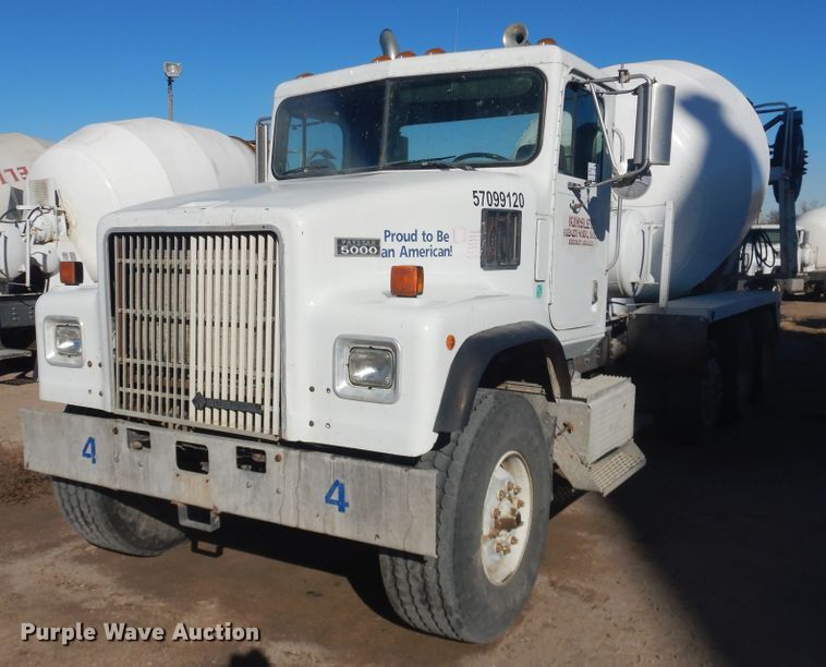 image for item DJ4854 1999 International 5000SFA  ready mix truck