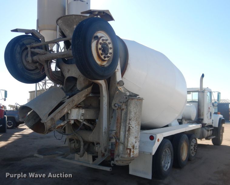 image for item DJ4854 1999 International 5000SFA  ready mix truck