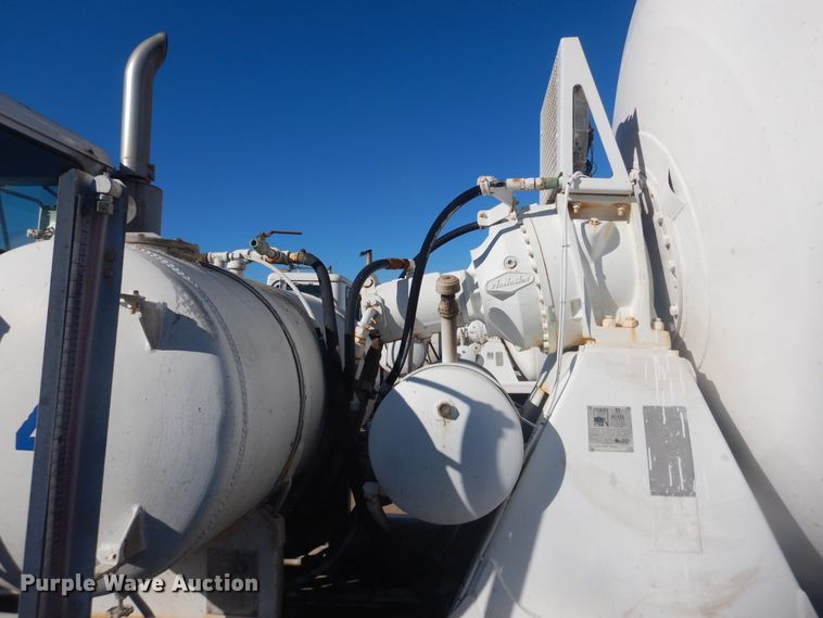 image for item DJ4854 1999 International 5000SFA  ready mix truck