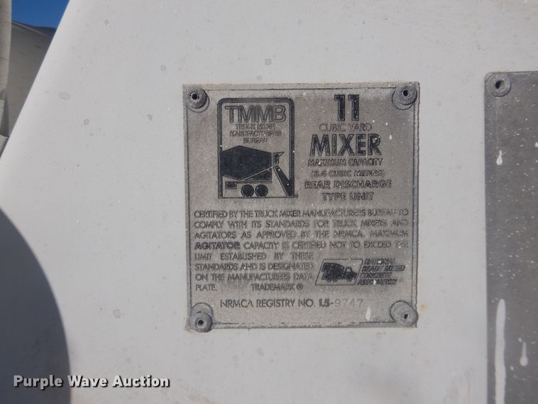 image for item DJ4854 1999 International 5000SFA  ready mix truck