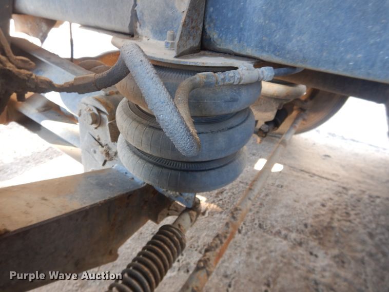 image for item DJ4854 1999 International 5000SFA  ready mix truck