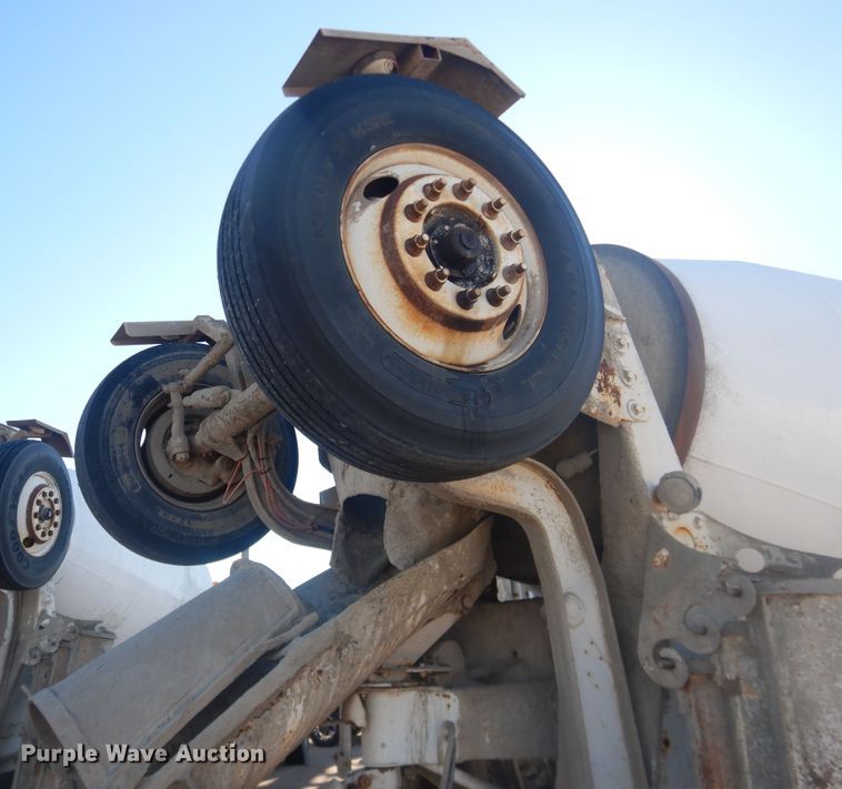 image for item DJ4854 1999 International 5000SFA  ready mix truck