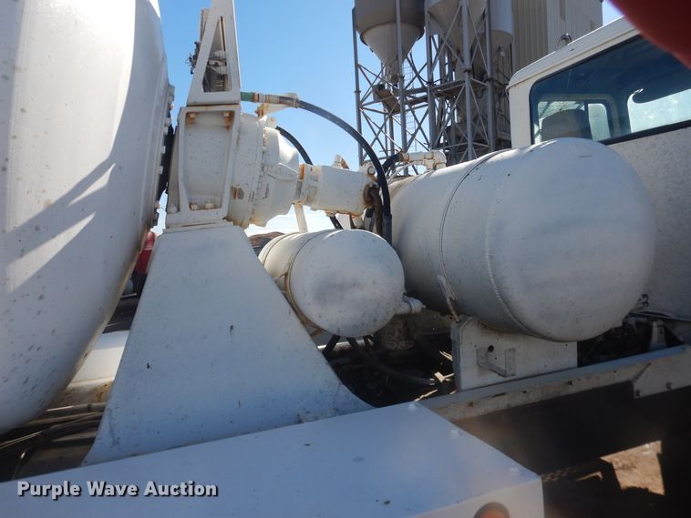 image for item DJ4854 1999 International 5000SFA  ready mix truck