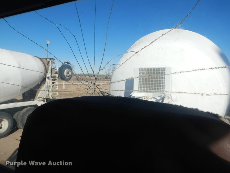 image for item DJ4854 1999 International 5000SFA  ready mix truck