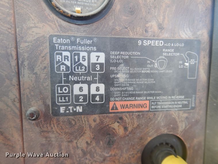 image for item DJ4854 1999 International 5000SFA  ready mix truck