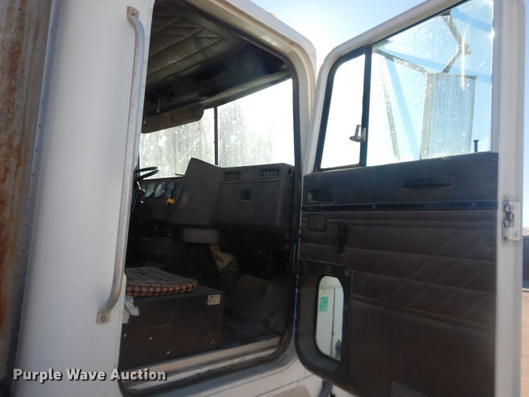 image for item DJ4854 1999 International 5000SFA  ready mix truck