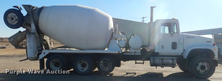 image for item DJ4855 1998 International 5000SFA  ready mix truck