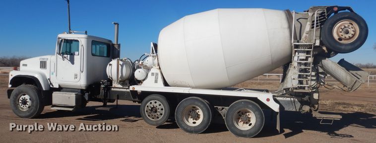 image for item DJ4855 1998 International 5000SFA  ready mix truck