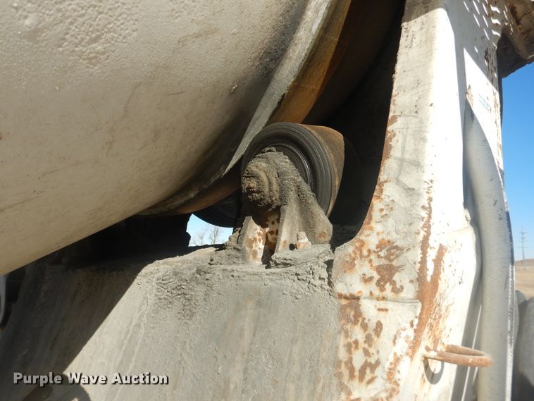 image for item DJ4855 1998 International 5000SFA  ready mix truck