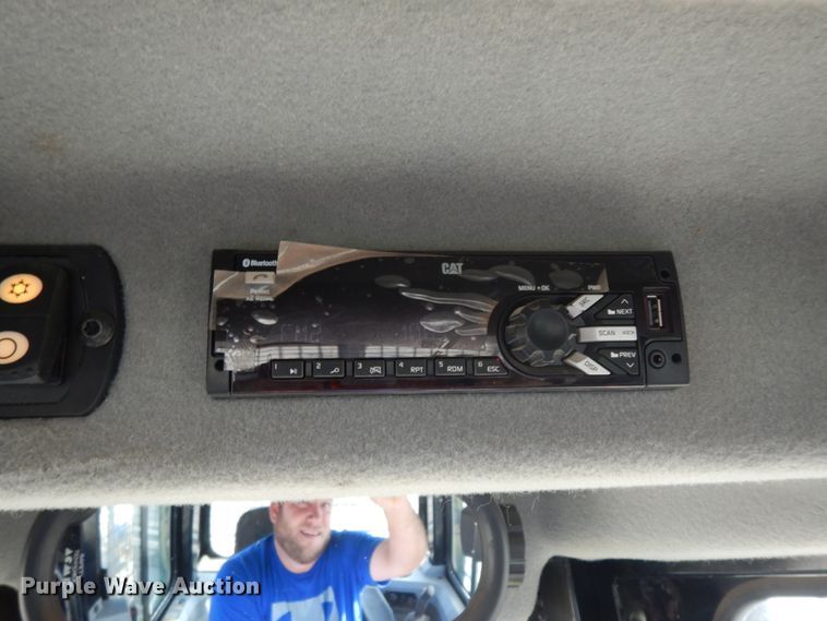 image for item DJ8159 2016 Caterpillar D6T XL  dozer