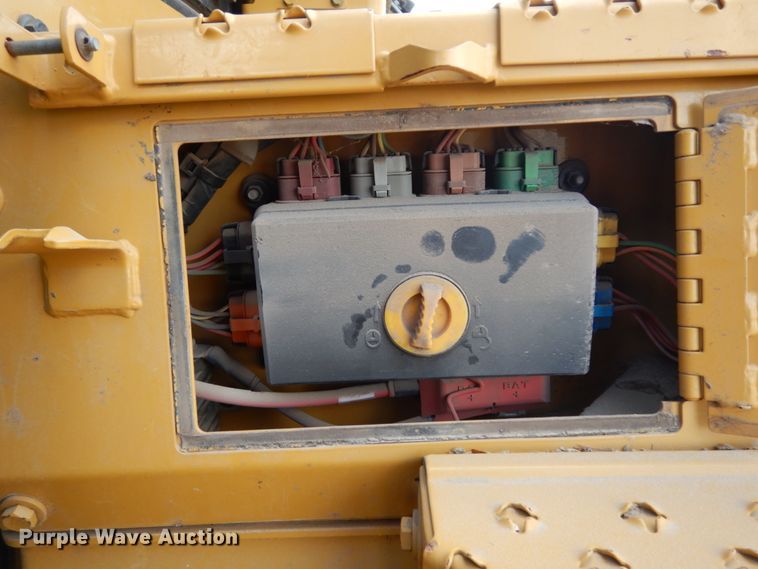 image for item DJ8159 2016 Caterpillar D6T XL  dozer