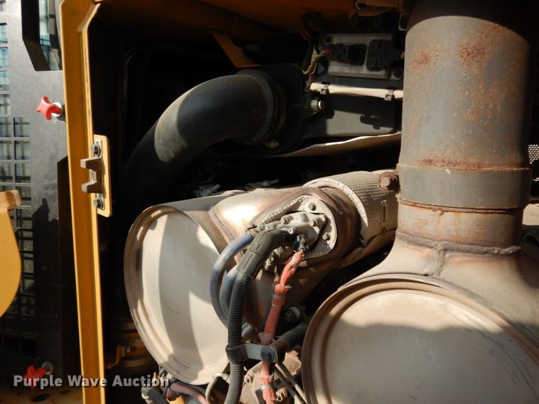 image for item DJ8159 2016 Caterpillar D6T XL  dozer