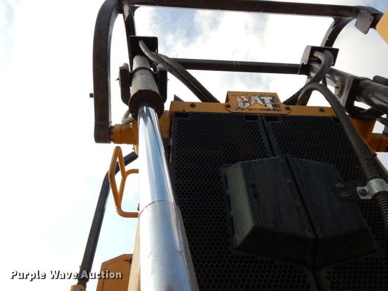 image for item DJ8159 2016 Caterpillar D6T XL  dozer