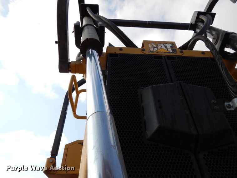 image for item DJ8159 2016 Caterpillar D6T XL  dozer