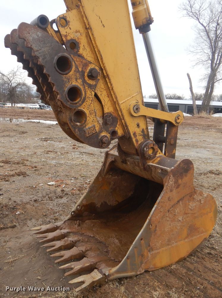 image for item DJ8582 2006 Caterpillar 320L  excavator