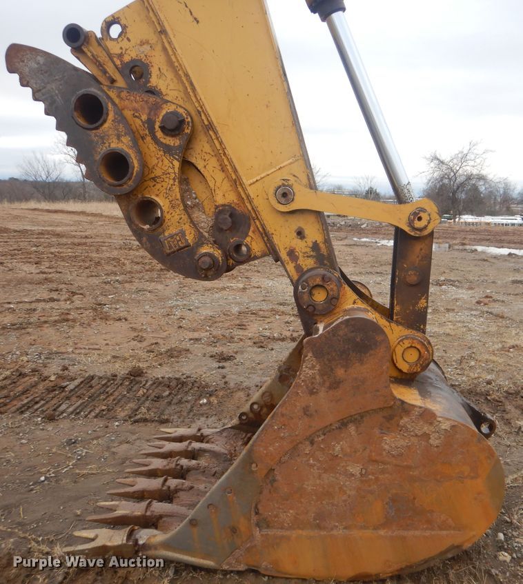 image for item DJ8582 2006 Caterpillar 320L  excavator