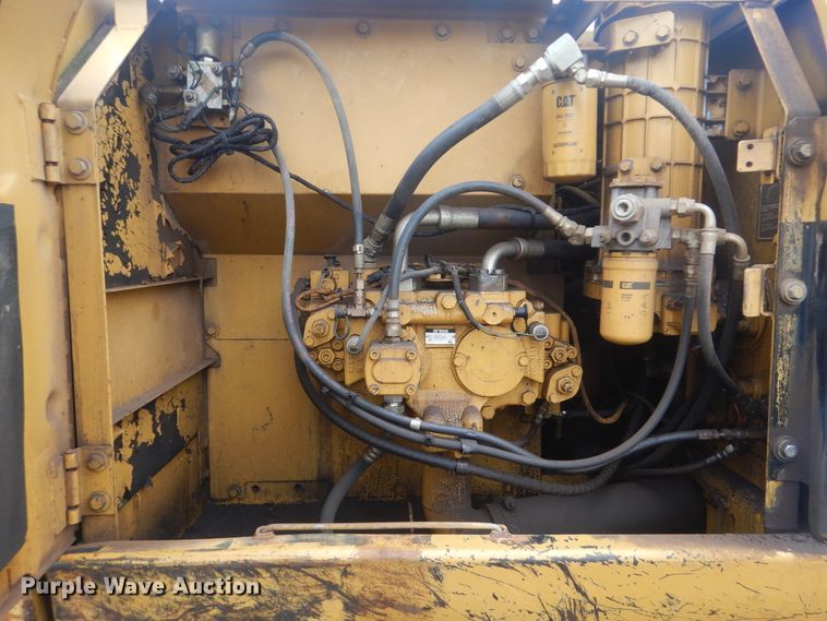 image for item DJ8582 2006 Caterpillar 320L  excavator