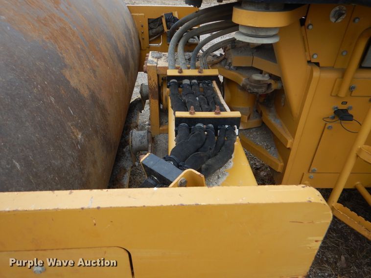 image for item DJ8583 2013 Caterpillar CS54B  single drum roller