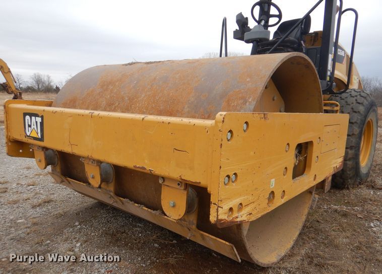 image for item DJ8583 2013 Caterpillar CS54B  single drum roller