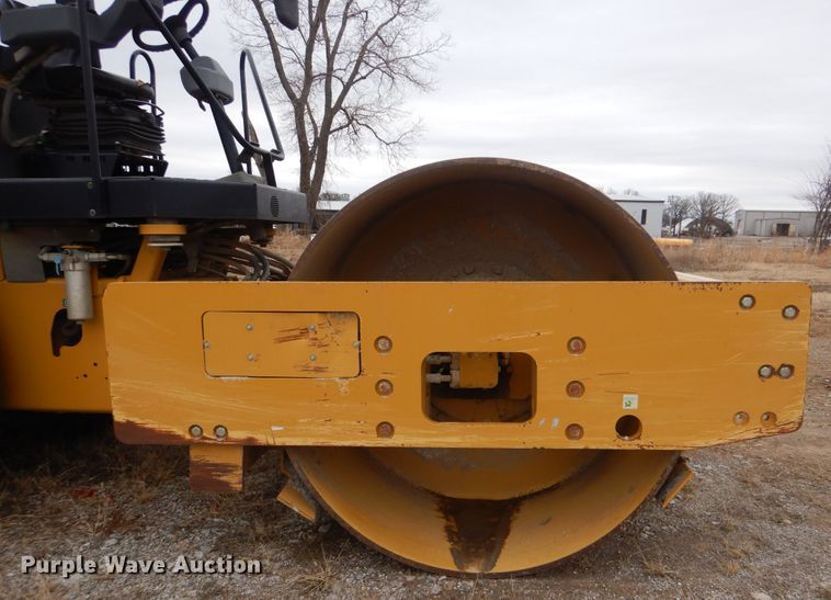 image for item DJ8583 2013 Caterpillar CS54B  single drum roller
