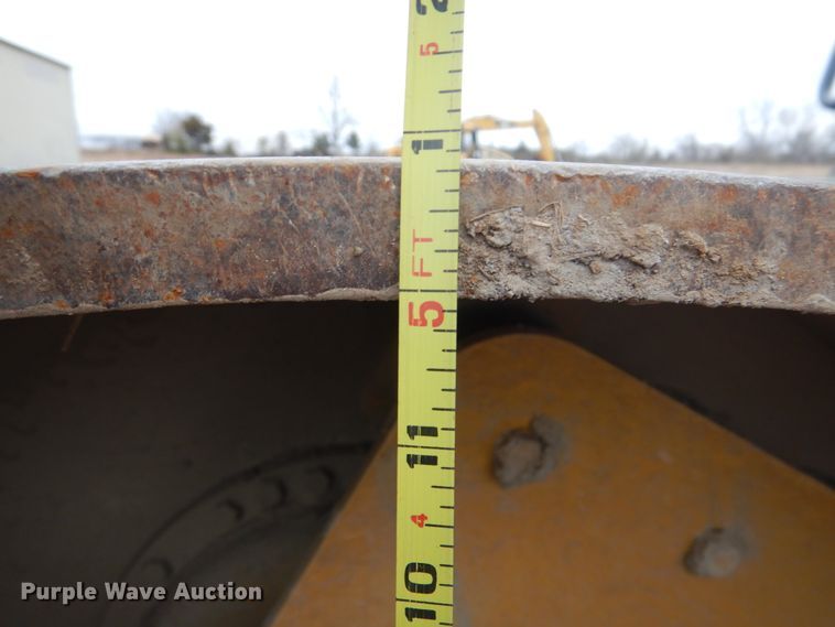 image for item DJ8583 2013 Caterpillar CS54B  single drum roller