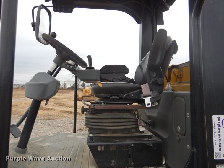 image for item DJ8583 2013 Caterpillar CS54B  single drum roller