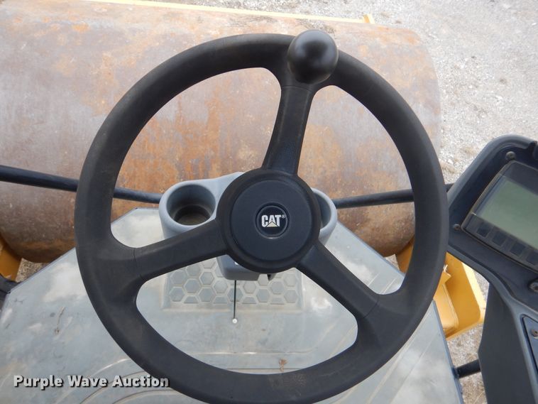 image for item DJ8583 2013 Caterpillar CS54B  single drum roller