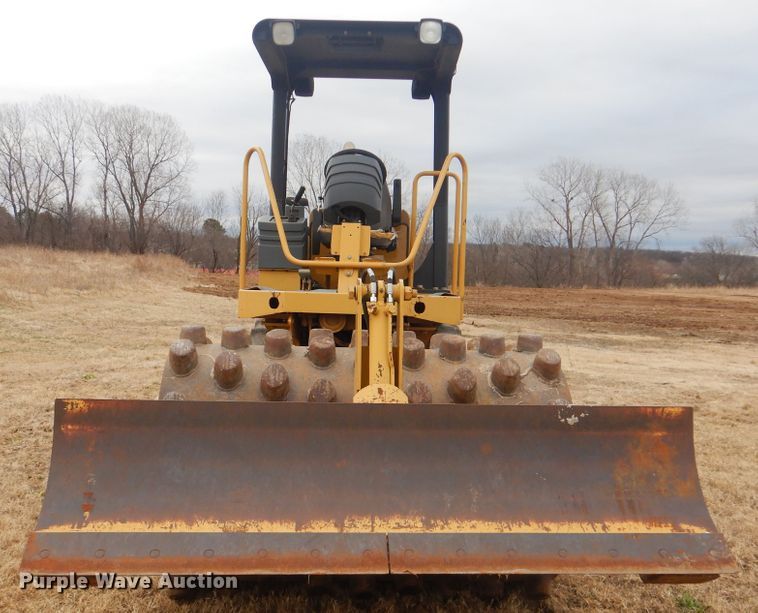 image for item DJ8584 2005 Caterpillar CP-433E  single drum roller