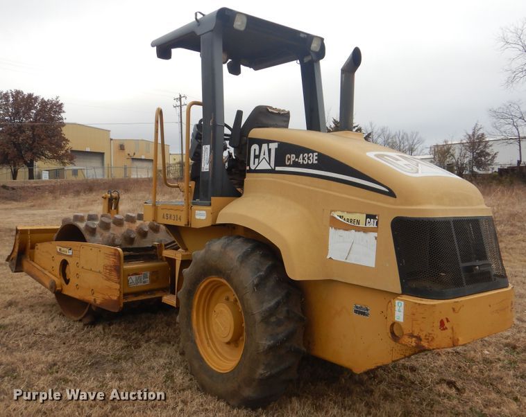 image for item DJ8584 2005 Caterpillar CP-433E  single drum roller